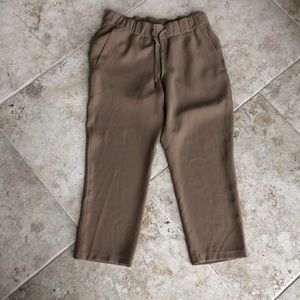 Lulu lemon cropped sport pant size 6 dark camel color